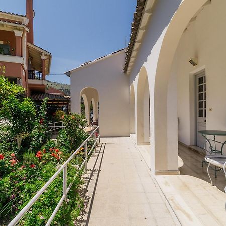 Lena Kassiopi Apartments ภายนอก รูปภาพ
