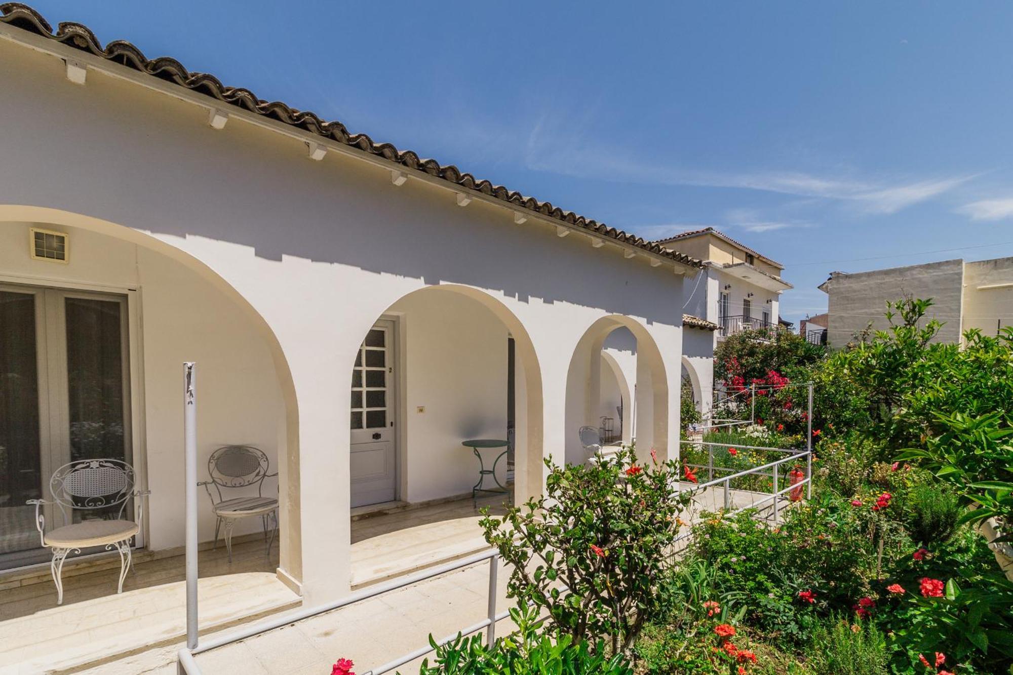 Lena Kassiopi Apartments ภายนอก รูปภาพ